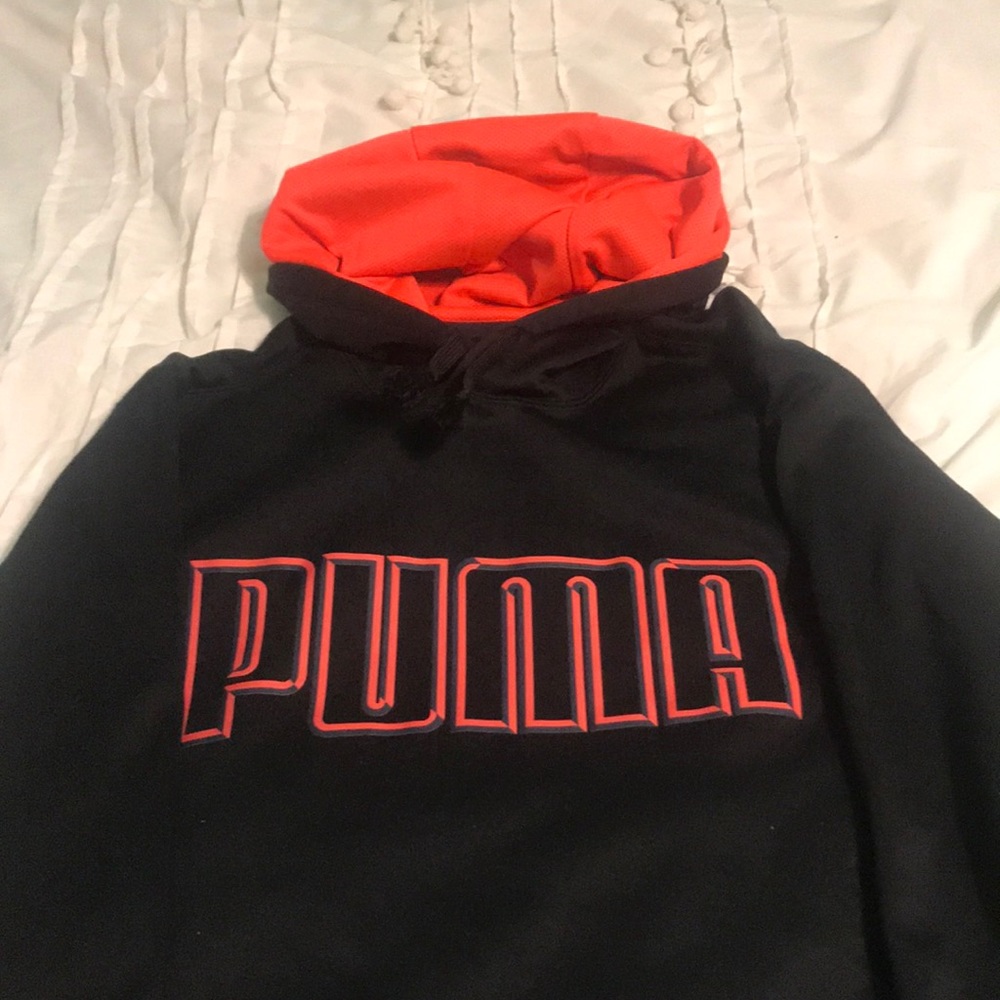 Men’s Puma sweatshirt